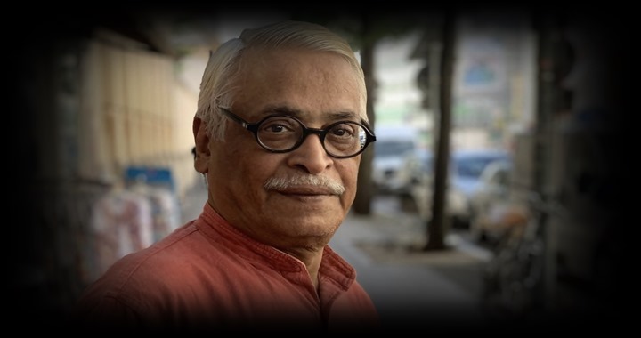 অনন্ত অপূর্ণ দুঃখী-স্বপ্ন তরণী বেয়ে কবি চলে যায়