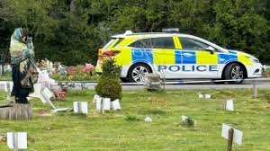 যুক্তরাজ্যে মুসলিম কবরস্থানে ভাঙচুর, ক্ষতিগ্রস্ত অর্ধশতাধিক কবর