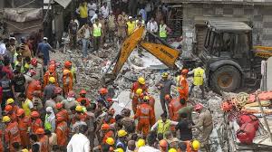 দিল্লিতে চারতলা ভবন ধসে নিহত ৪, ধ্বংসস্তূপে আটকে আরও অনেকে