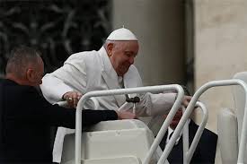 গুরুতর অসুস্থ পোপ ফ্রান্সিস, অবস্থা আশঙ্কাজনক