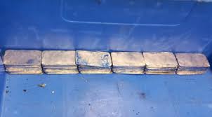 ওসমানী বিমানবন্দরে সাড়ে ১৭ কেজির স্বর্ণের চালানসহ আটক ২