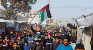 ইসরায়েল-হামাস গাজায় যুদ্ধবিরতি কার্যকর, বন্দিদের মুক্তি দেওয়া হবে