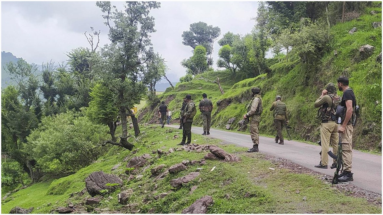 কাশ্মিরে তিন ভারতীয় সৈন্য নিহত