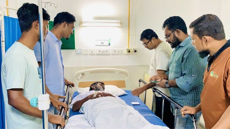 মালদ্বীপে ব্রেইন স্ট্রোকে আক্রান্ত প্রবাসী তৈয়ব, দেশে ফিরতে চান উন্নত চিকিৎসার আশায়