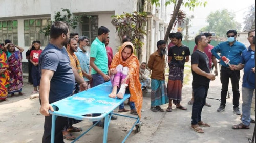 ঈদে বাড়ি ফেরার পথে সড়ক দুর্ঘটনায় একই পরিবারের চারজনের মৃত্যু