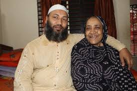 গৃহকর্মী মাকে আদালতের নির্দেশে পাঁচ বছর পর উদ্ধার করলেন ছেলে