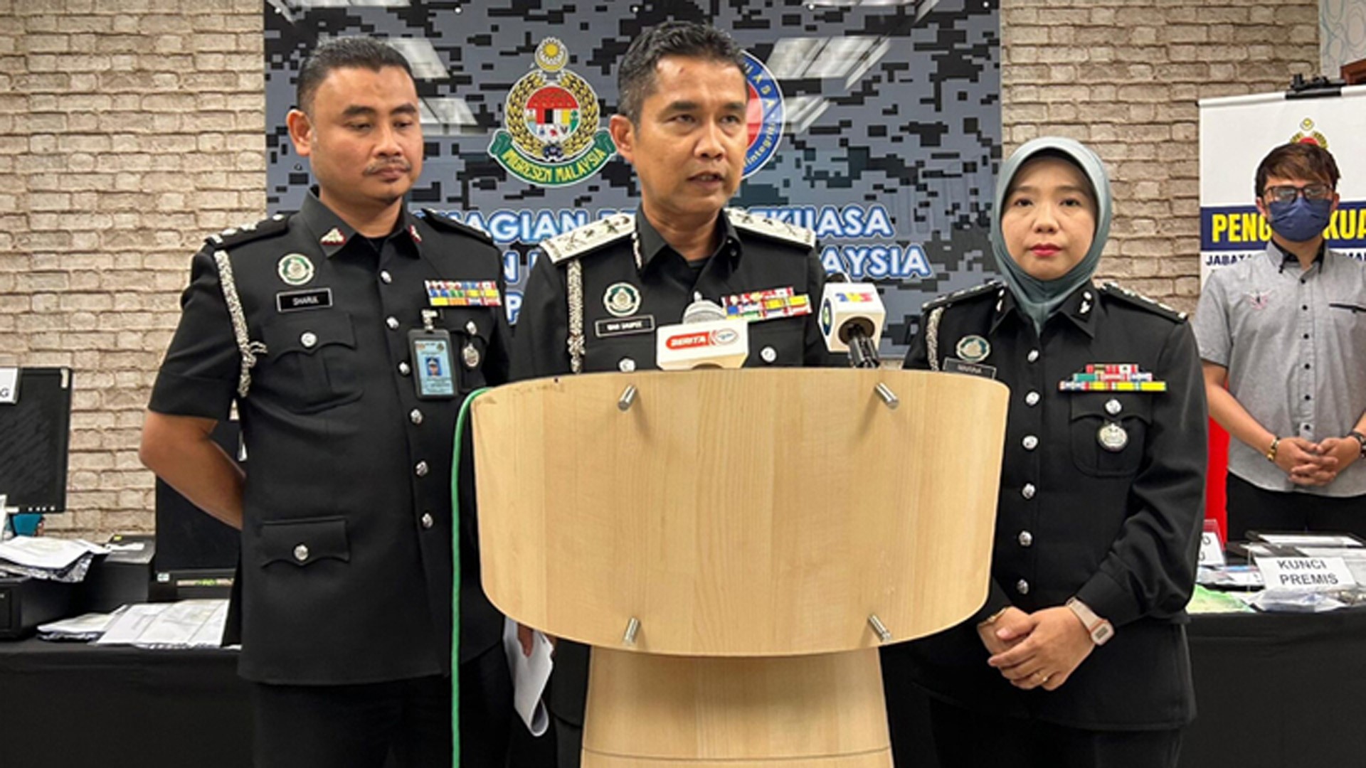 কুয়ালালামপুরে পাঁচ মাসে বাংলাদেশিসহ আটক ১,৭৮৯ অভিবাসী