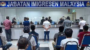 অবৈধ অভিবাসীদের জন্য দেশে ফেরার সুযোগ