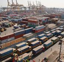 চট্টগ্রাম বন্দরে ফের লাগাতার কর্মবিরতির হুঁশিয়ারি